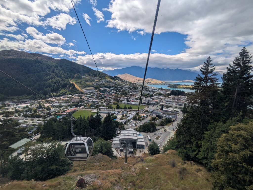 Luge gondola